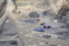 Lom, tilt-shift experiment
