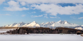 Tatry nad zamrznutým rybníkom