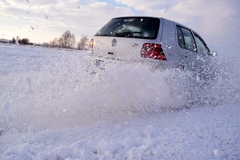 Sneh vs. auto