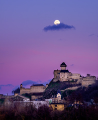Mesiac a hrad 2