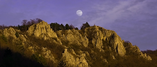 Mesiac nad Kršlenicou