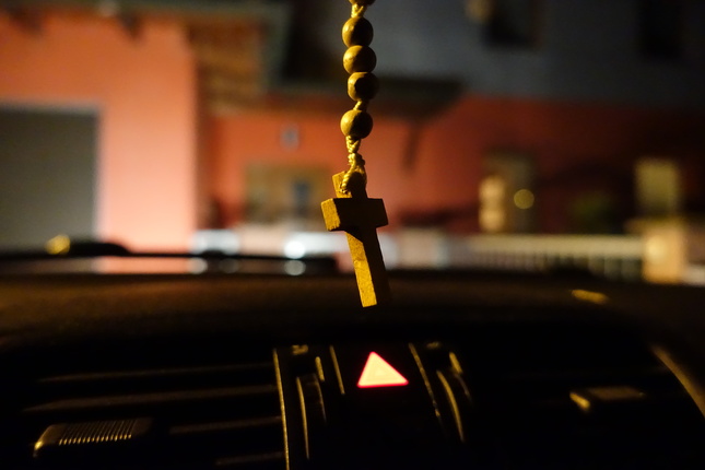 Krížik v aute