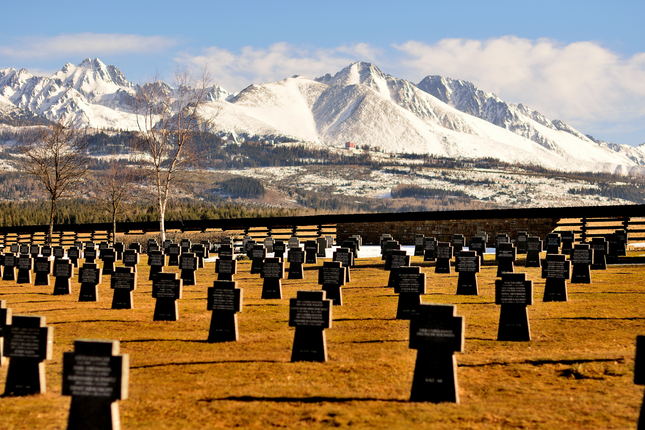 Vojenský cintorín Važec