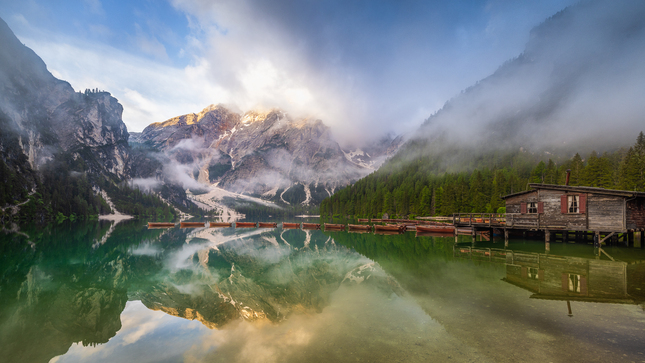 Lago di Braies, svitanie