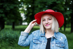 S klobúkom