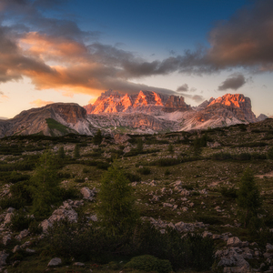Dolomity v plameňoch