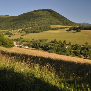 Letný podvečer nad Vadičovom