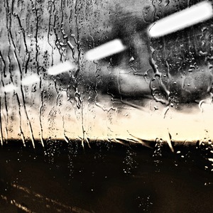 Ranný dážď vo vlaku