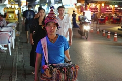 Thajská predavačka suvenírov