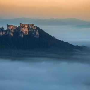 Lietavský hrad nad inverziou