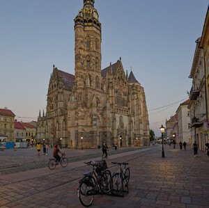 Večer v starom meste III