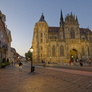 Večer v starom meste IV