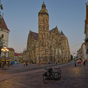 Večer v starom meste II