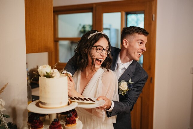 Krájení dortu - Svatba