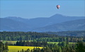 Ranní vzduchoplavec nad Sněžkou