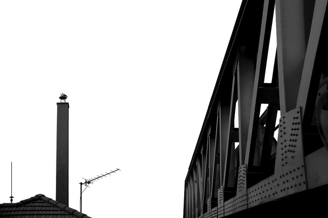 č na b: dom pod mostom