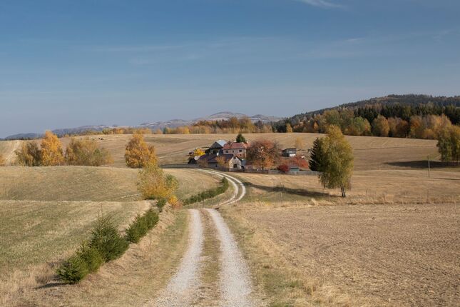 Dom v stráni.