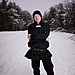 Umelec Anders Sunna pózuje v tradičnom odeve zvanom „gákti“.jpg