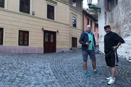 Profesionál vs. amatér. Takto nafotili Banskú Štiavnicu