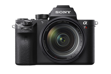 Sony predstavuje full-frame α7R II s prvým spätne osvieteným 35mm full-frame snímačom na svete