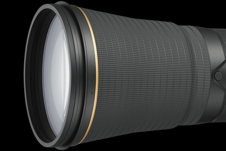 Nikon odľahčil náklad predstavovaný superteleobjektívmi v podobe nových objektívov AF-S NIKKOR 600 mm f/4E FL ED VR a AF-S NIKKOR 500 mm f