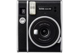 Fujifilm predstavuje nový “instax mini 40” - predstavujeme nový fotoaparát instax v klasickom dizajne