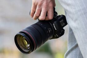 Canon v najnovšom firmvéri pre profesionálne fotoaparáty prináša nové funkcie pre filmárov