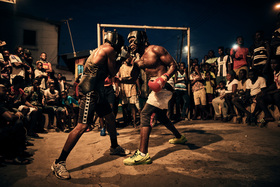 Ray Demski odhaľuje brutálne dobrodružstvo boxerov z Bukomu