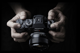 Aktualizácia firmwaru pre ďalšie vylepšenia fotoaparátu FUJIFILM X-T1