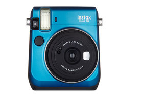 Nový fotoaparát Instax s moderným a jednoduchým dizajnom