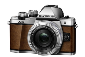 Limitovaná edice fotoaparátu OM-D E-M10 Mark II a stylový Monocular i
