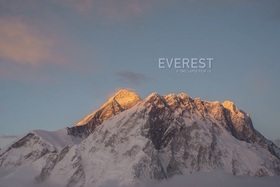 Time-lapse Mount Everest v noci