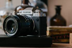 Bezzrkadlovka “FUJIFILM X-T5" fotoaparát novej generácie s 5-osou stabilizáciou obrazu